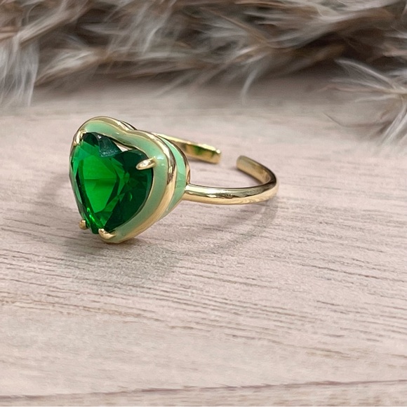 Amour Rings Collection - Picture 10 of 12